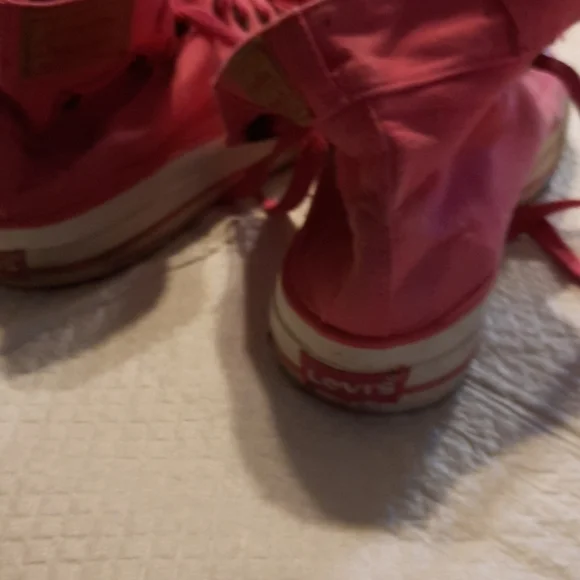Levis Pink Hightop Sneakers 👟 - Picture 6 of 6